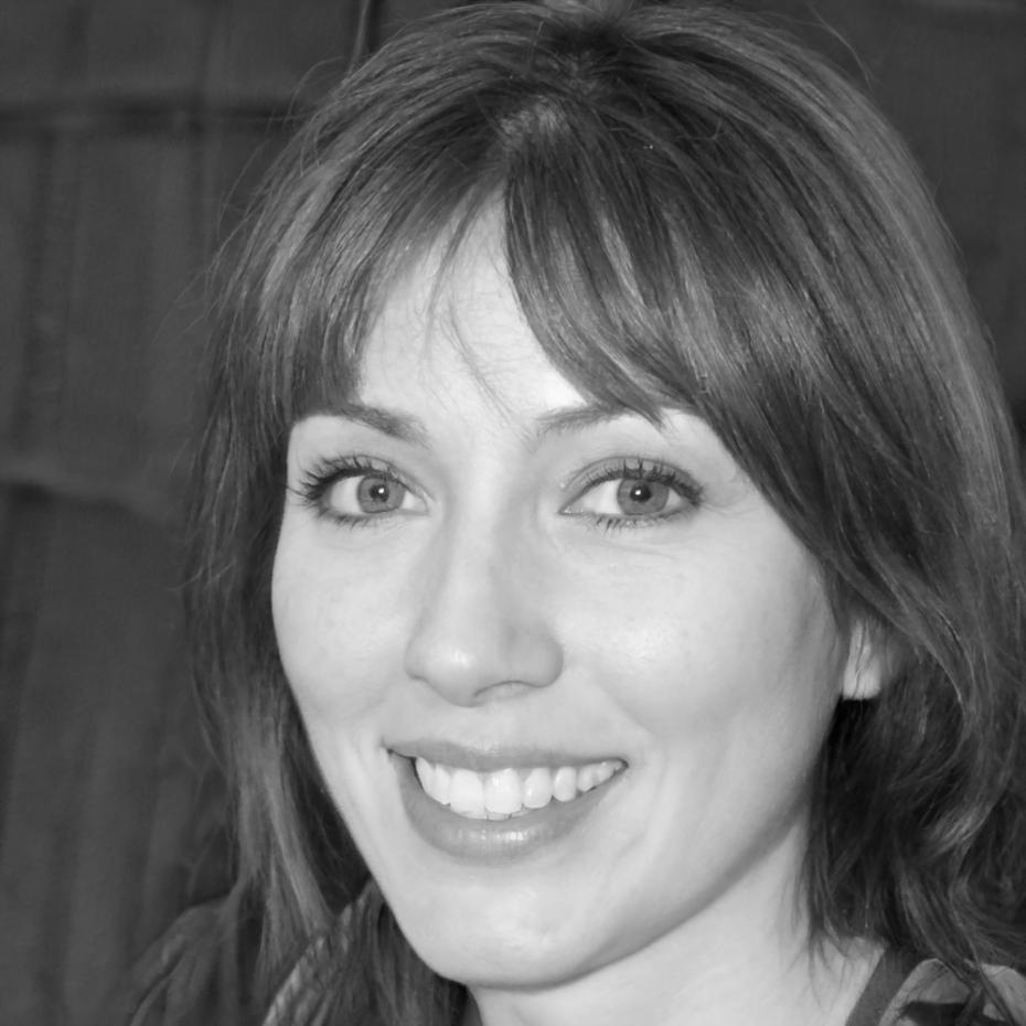 Dr. Sarah Müller, Finanzanalystin